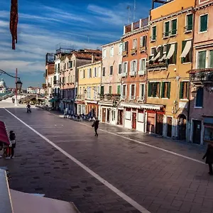 Superior In Via Garibaldi By Bricola Venezia